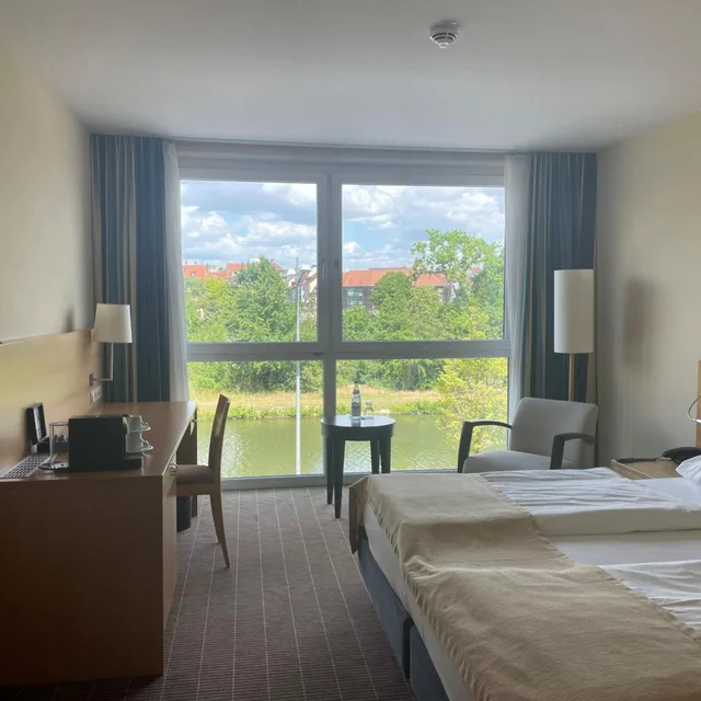 غرفة بسرير كينج بإطلالة، Mercure Hotel Schweinfurt Maininsel 3/6