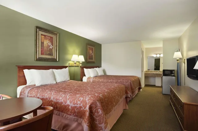 غرفة قياسية بسريرين كوين، Super 8 by Wyndham Mifflinville Near Bloomsburg 9/10