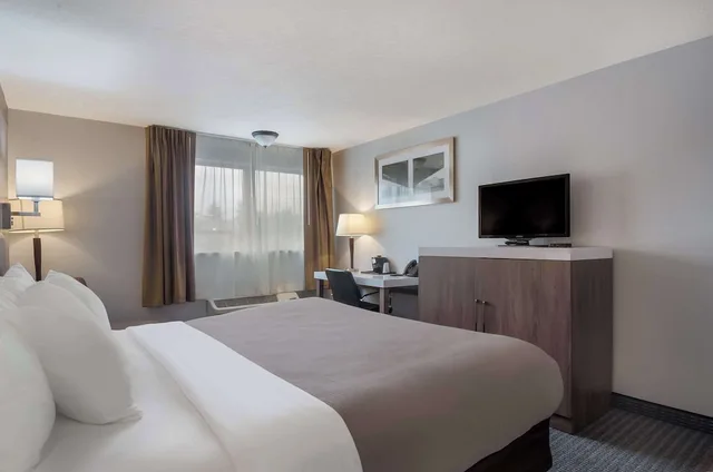 غرفة قياسية بسرير كوين، Quality Inn & Suites Silverdale Bangor-Keyport 4/10