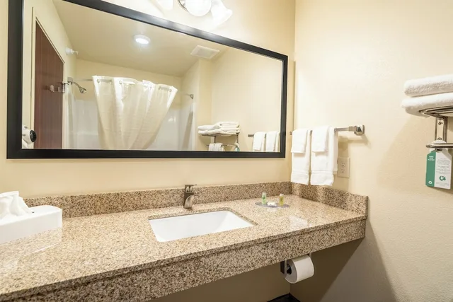 غرفة بسريرين كوين لذوي الإعاقة، Cobblestone Inn & Suites - Kermit 3/4