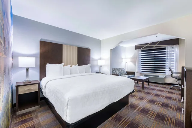 جناح بسرير كينج، Clarion Pointe Madison-Huntsville 2/3