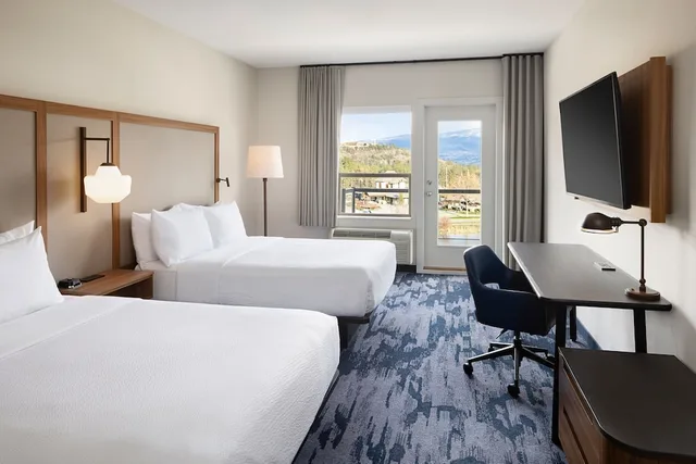 room, 2 queen beds, mountain view, Fairfield Inn & Suites West Kelowna 1/3