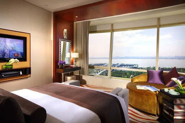 جناح بسرير كوين بإطلالة على النهر بغرفة نوم واحدة مع دخول صالة النادي لذوي الإعاقة، InterContinental Hangzhou 1/3