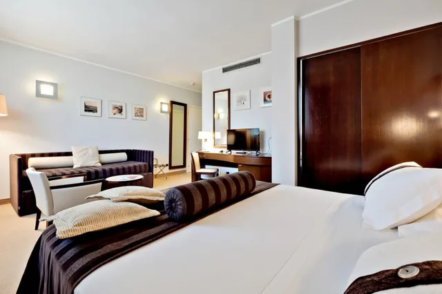 جناح بسرير كوين وسريرين منفصلين، ITALIANA HOTELS COSENZA 1/2