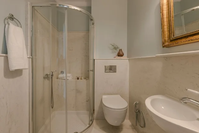 2 Bedrooms, 2 Double Beds, 3 Bathrooms, 2 Sofa، Noble Suites 5/6