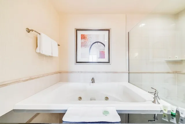 1 Bedroom, Elite, Penthouse Suite, King Bed, Strip View, Sofa, Jetted Tub, Balcony، Jet Luxury Elite at The Signature 2/6
