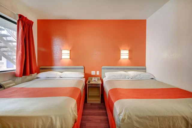 Deluxe, Quadruple, Motel6 Southington, CT - Hartford 3/10