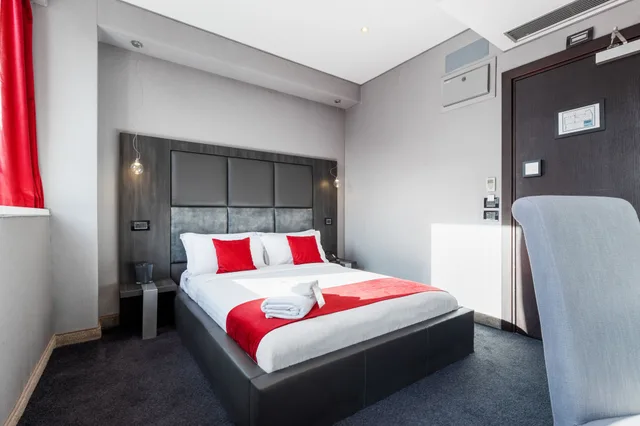 Standard, The Bryson Hotel 3/5