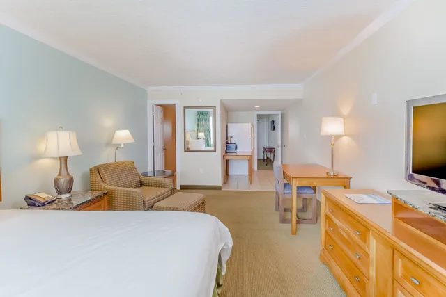 غرفة كومفورت بسريرين كوين بإطلالة على الشاطئ، Beachside Resort 1/6