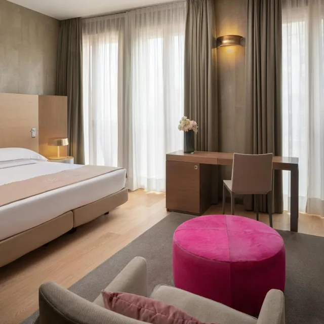 غرفة غراند ديلوكس بسرير كينج، Rosa Grand Milano Starhotels Collezione 4/9