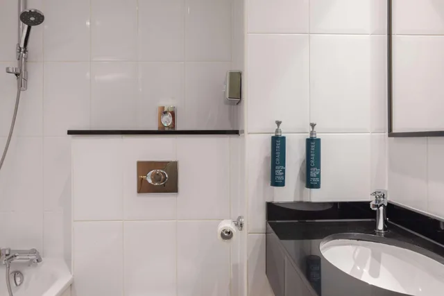 غرفة قياسية بسرير مزدوج مع أريكة، Hilton York 7/7