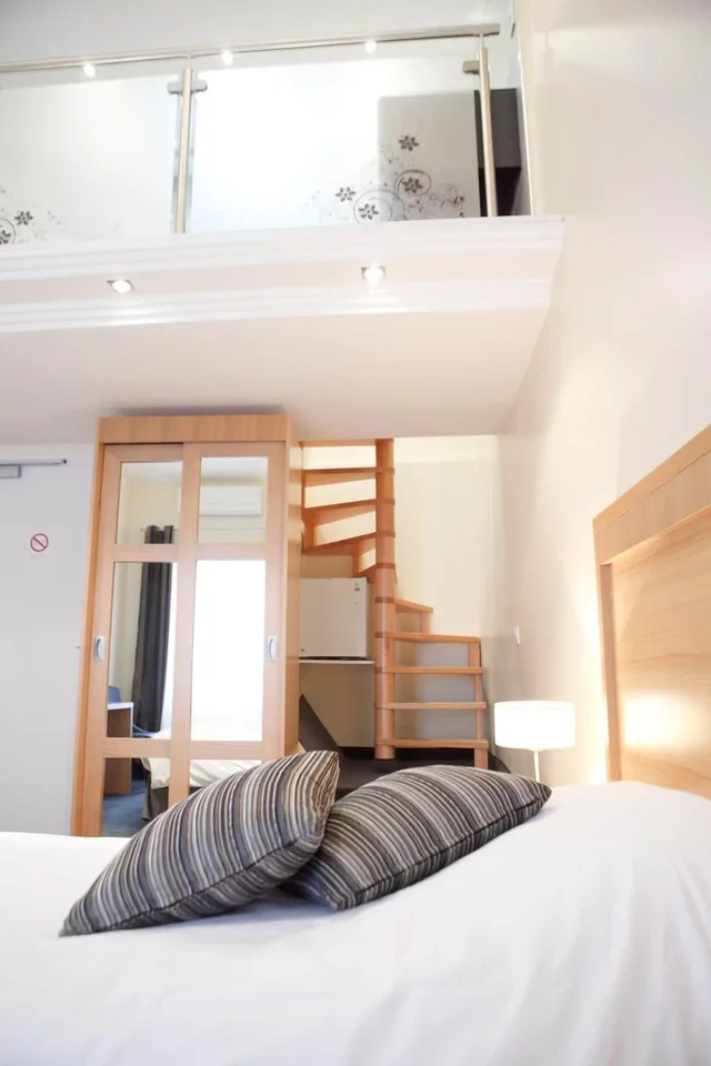 Superior, Twin Beds, Private Entrance، Modern Hotel 1/4