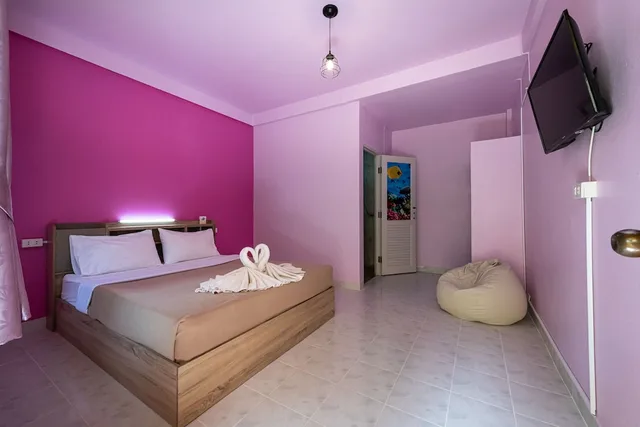غرفة سوبيريور بسرير مزدوج، myPatong Social Hostel 2/4