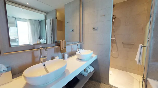 The Level, Suite, King Bed, Sea View, Sofa، The Level at Melia Barcelona Sky 5/5