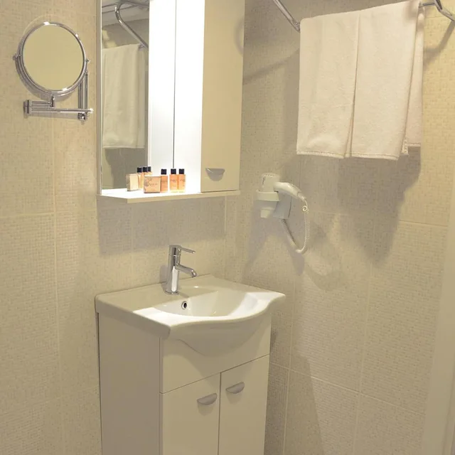 Standard, Single, Parion House Hotel 9/10