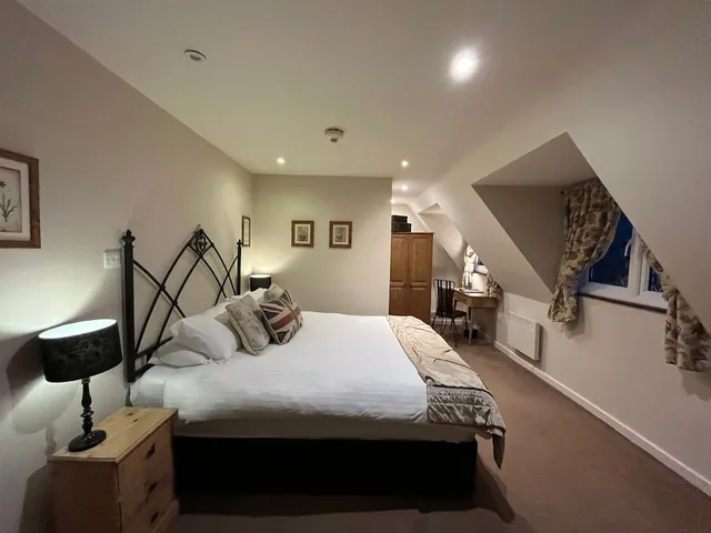 Forest, Park, King Bed، Park Farm Bed And Breakfast 1/4