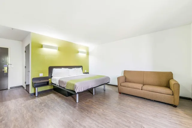غرفة ديلوكس بسرير كينج، Motel6 Gastonia, NC 8/10