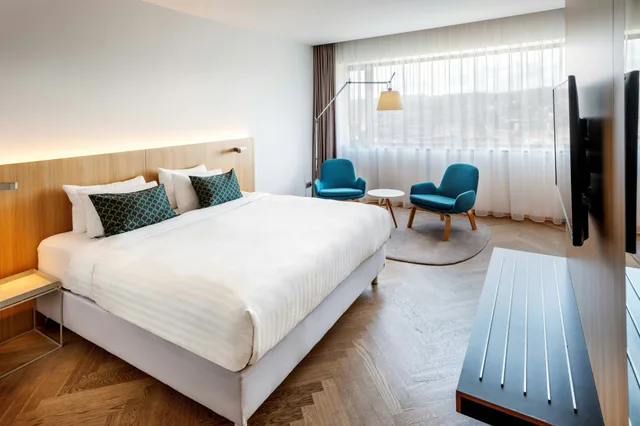 غرفة بسرير كينج، Courtyard By Marriott Brno 1/1