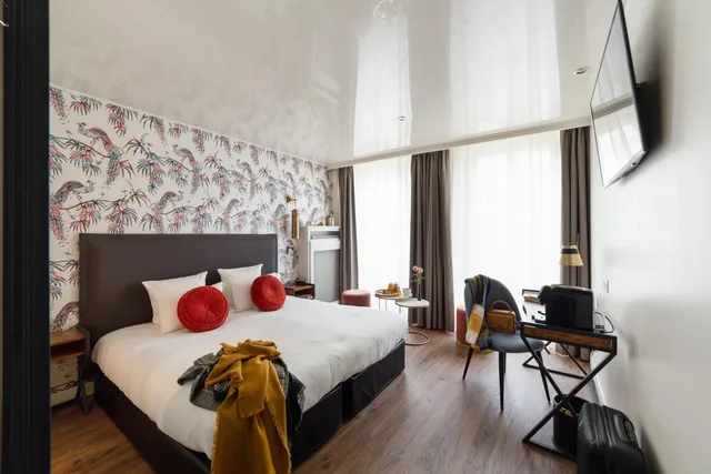 Superior, Hotel Moris 1/1
