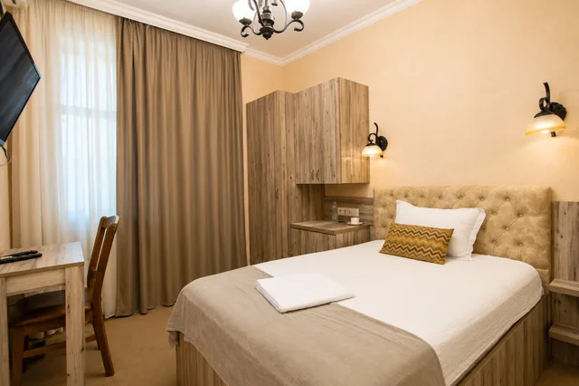 غرفة قياسية مفردة، Imperial House 4/9