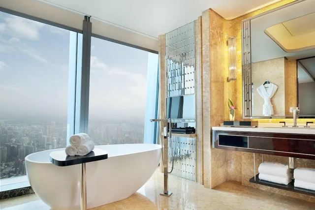 Room, King Bed, Skyline View, Large، The St Regis Shenzhen 5/6