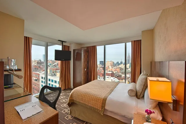 غرفة ديلوكس بسرير كينج، Wyndham Garden Chinatown Hotel 2/4