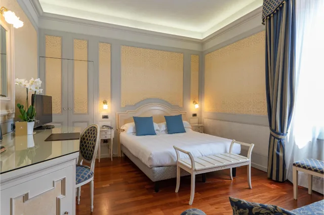 غرفة ديلوكس بسرير مزدوج أو سريرين منفصلين، Phi Hotel Canalgrande 2/3
