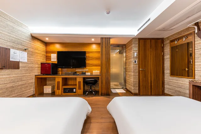 غرفة ديلوكس عائلية، Friendly Dh Naissance Hotel By Mindrum Group 1/3