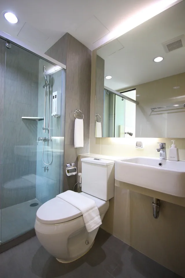 Standard, King Bed, Building a، Mii Hotel Srinakarin 4/4