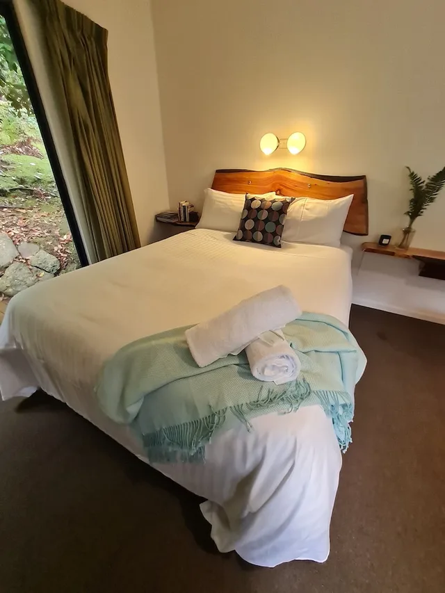 Studio, Queen Bed, Mountain Side, Mountain View، HUON BUSH RETREATS 1/4