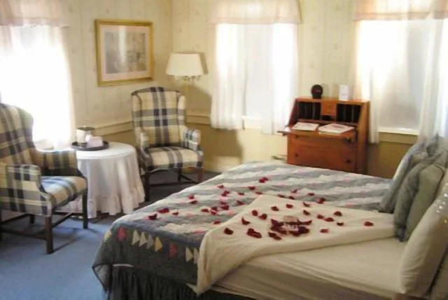 غرفة قياسية بسرير كينج، Christmas Farm Inn and Spa 7/10