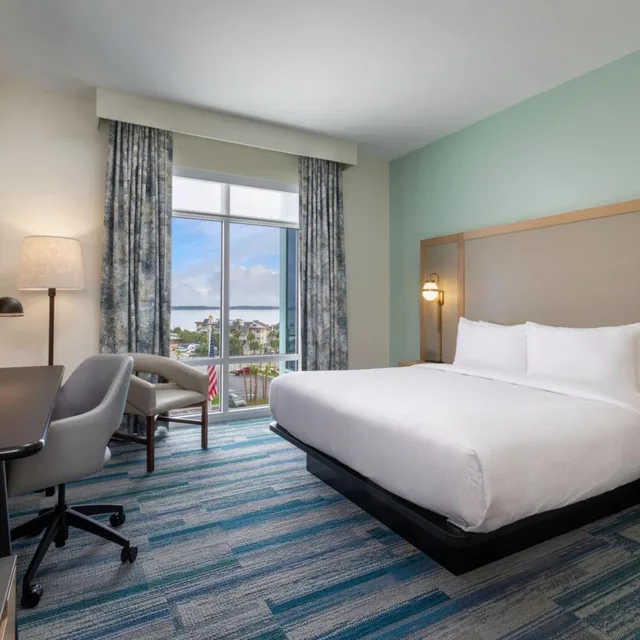 Guest Room, King Bed, Inland View, Accessible، Fairfield Inn & Suites by Marriott Pensacola Beach 2/2