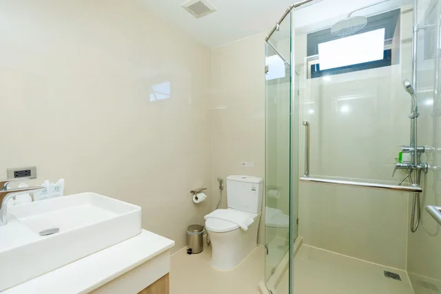 غرفة عائلية بسريرين كينج، W3 Hotel 4/6