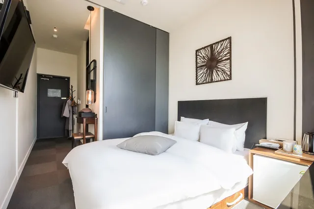 Avenue, Ocean, Double Bed, Beach View، H Avenue 4/10