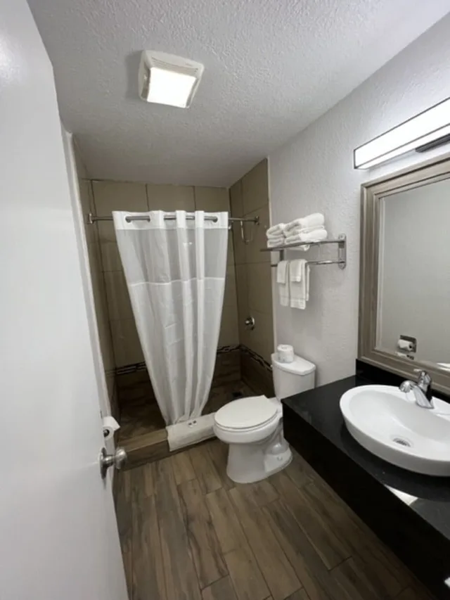 غرفة ديلوكس بسريرين كوين للمدخنين، Motel6 Orange, CA - Anaheim 9/10