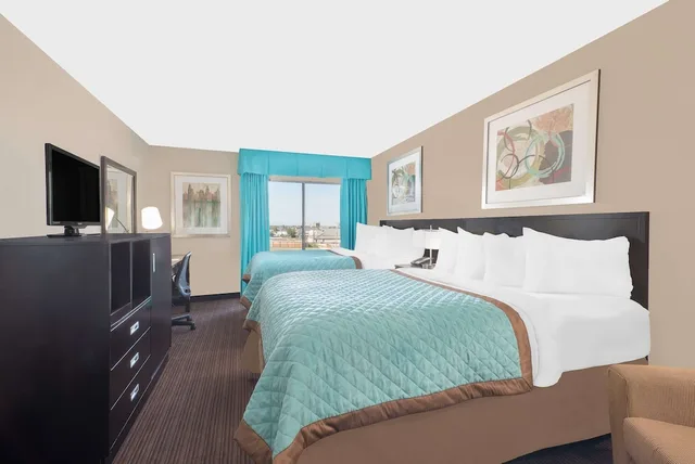 غرفة قياسية بسريرين كوين، Wyndham Garden Midland 1/3