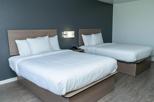 غرفة بسريرين كوين، OYO Townhouse Donaldsonville - Gonzale 1/5