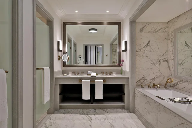 غرفة ديلوكس بسرير كينج، The St Regis Amman 7/9
