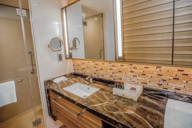 غرفة ديلوكس بسرير كينج وسريرين منفصلين بغرفتي نوم، SOMERSET SWAN LAKE HEFEI 5/6