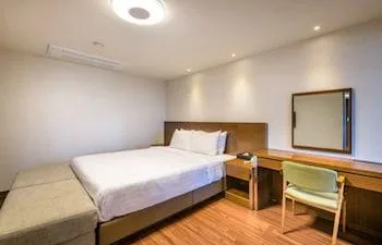 Spa, Suite, Single Bed, 2 Double Beds، UNI HOTEL JEJU 1/5