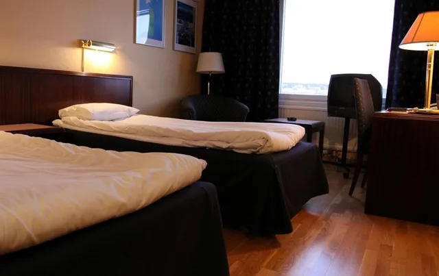 غرفة قياسية بسريرين منفصلين، First Hotel Stadt Harnosand 2/5