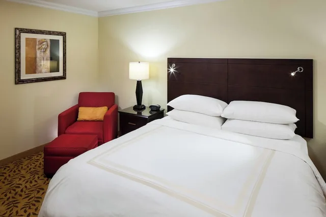 غرفة بسرير كوين، Houston Marriott Energy Corridor 1/5