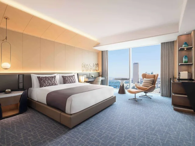 Fairmont Gold, King Bed، Fairmont Ambassador Seoul 1/4