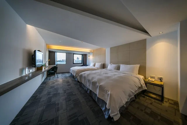 غرفة ديلوكس بسريرين منفصلين وسريرين كينج بإطلالة على المرفأ، Watermark Hotel-The Harbour 1/4
