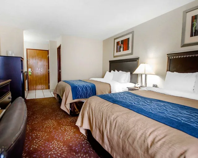 غرفة قياسية بسريرين كوين، Comfort Inn & Suites La Grange - Louisville Area 2/6
