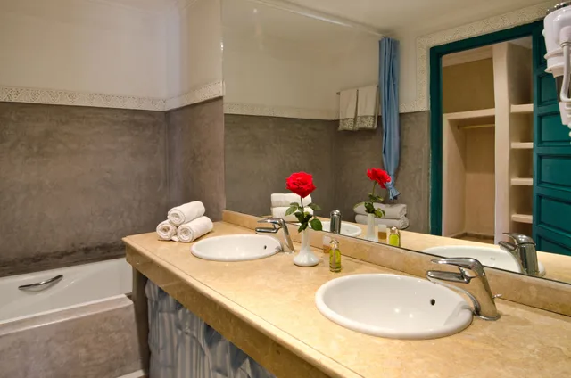 جناح بسرير كوين مع أريكة، Palais Riad Berbere 4/4