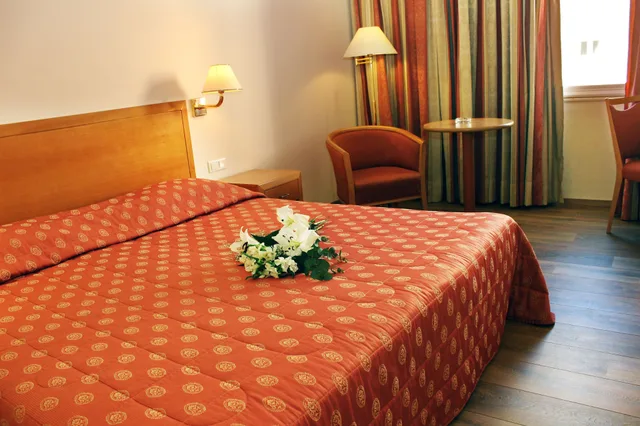 غرفة كلاسيكية بسرير مزدوج أو سريرين منفصلين، Strada Marina 2/5