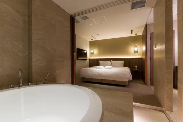 جناح بسرير كينج بجاكوزي، THE skM TOKYO HOTEL&DINING 1/1