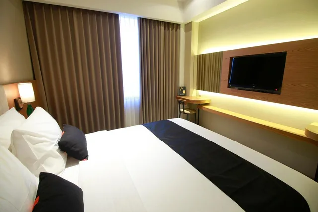Star, Single, Queen Bed، Yellow Star Ambarukmo Hotel 4/10