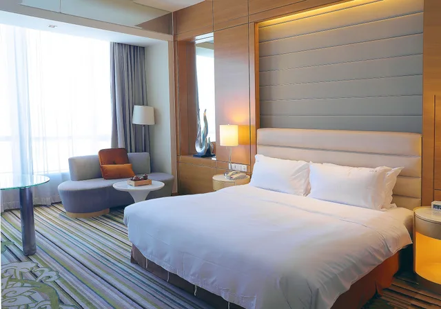 غرفة قياسية بسرير كينج مع دخول صالة النادي، Holiday Inn Tianjin Riverside 3/10